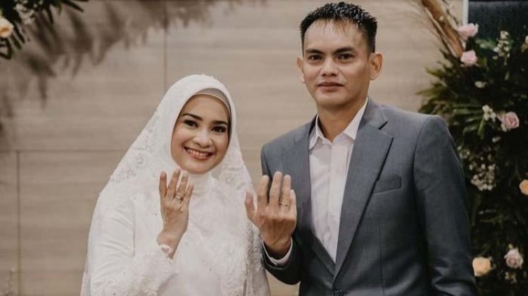 Ikke Nurjanah Lepas Status Jandanya, Dia Sosok Sang Suami Baru