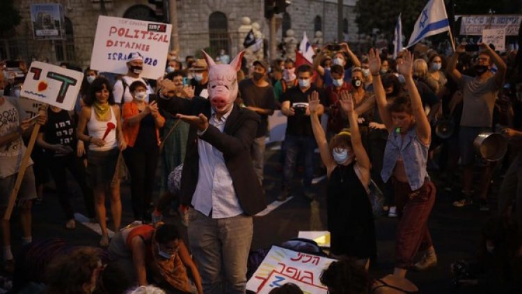 Ratusan Warga Tuntut Perdana Menteri Netanyahu Mundur