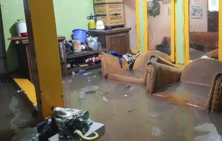 Jakarta Banjir Lagi, Tigor: Apakah Penderitaan Warga Ini Dirasakan Gubernur Anies Baswedan?