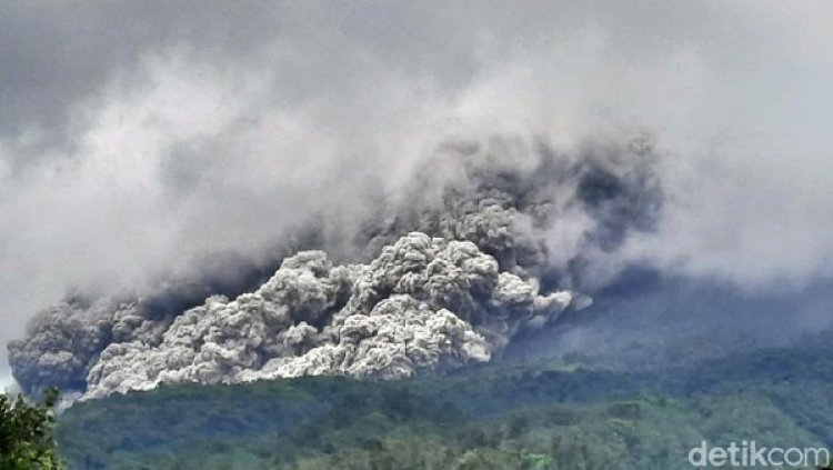 Waspada! Gunung Merapi Luncurkan 12 Kali Lava Pijar