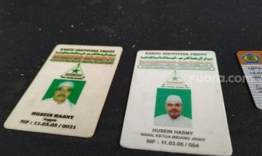 Tangkap Terduga Teroris, Mulai Kartu Anggota Hingga Seragam FPI Diamankan Polisi