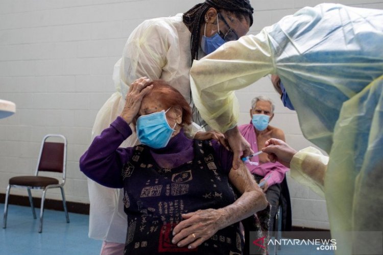 Vaksin AstraZeneca Disebut Aman, Tapi Risiko Pembekuan Darah