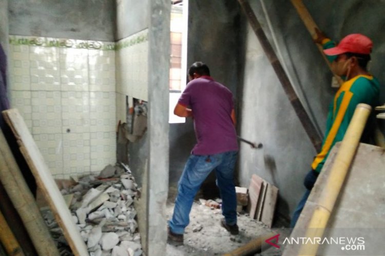 Tak Sesuai Izin, Anak Buah Anies Bongkar Rumah Pribadi di Johar Baru