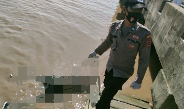 Gempar, Warga Temukan Mayat Mengapung di Senyerang Tanjab Barat