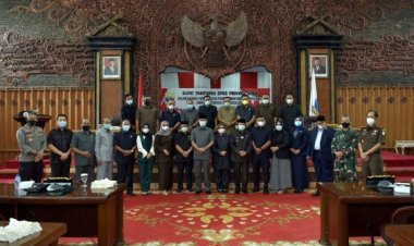 Gubernur Fachrori Pamit dalam Rapat Paripurna DPRD Provinsi Jambi