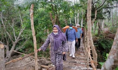 Bupati Muaro Jambi Masnah Busro Jajal Wisata Alami Sungai Napal