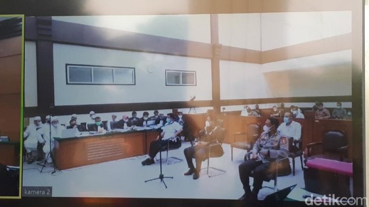 Habib Rizieq Cecar Soal Penjemputan dari Mahfud Md, Hakim: Tolong Jangan Dipaksa Dia tidak Tahu?