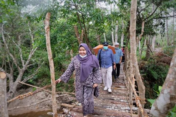 Bupati Muaro Jambi Masnah Busro Jajal Wisata Alami Sungai Napal
