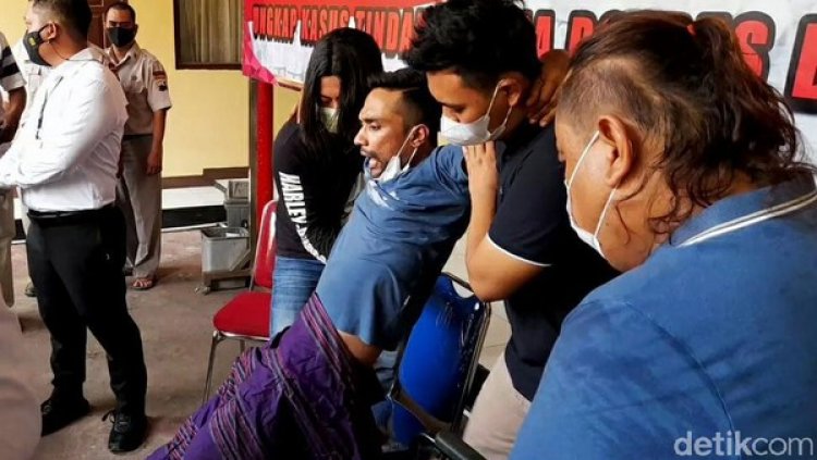 Pecatan Polisi Ini Menguntit Anak Bupati Hingga Tabrak Gerbang Mapolres, Begini Nasibnya...