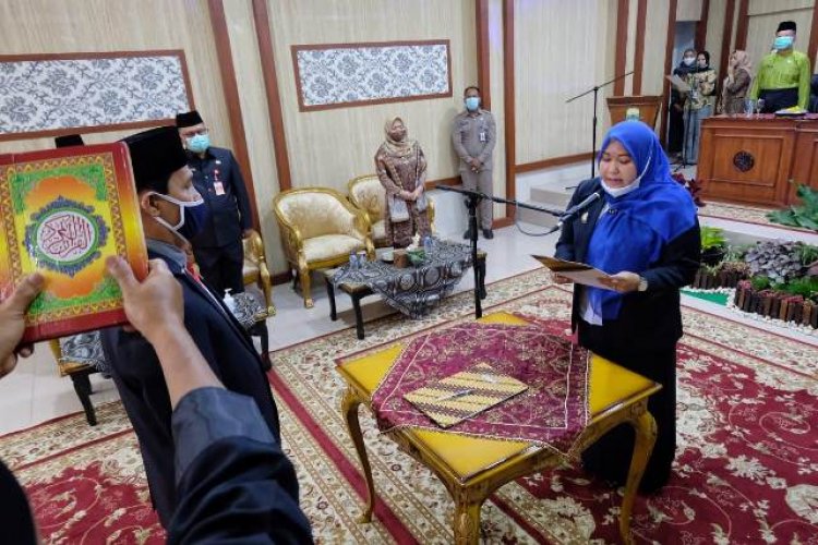 Bupati Masnah Busro Lantik Penjabat Sekda Muaro Jambi