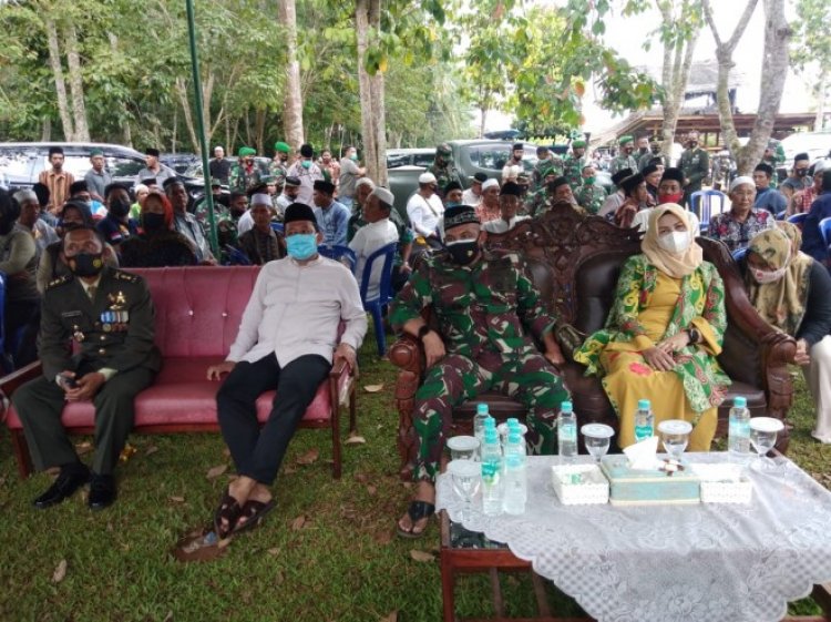 Wabup Muarojambi Melayat ke Rumah Duka Sertu Fahmi
