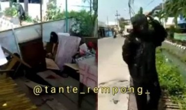 Viral Warung Ambruk dan Pembeli Nyemplung ke Got, Netizen: Azab Berbuka di Siang Bolong!