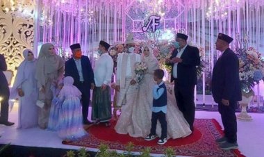 Luar Biasa! Resepsi Pernikahan UAS dan Fatimah Az Zahra, Dihadiri Tokoh Atas dan Artis Hijrah