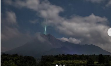 Viral! Kilatan Cahaya Jatuh di Puncak Merapi, Begini Kata BPPTKG