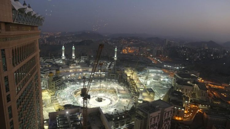 Teror di Masjidil Haram, Tabrak Gerbang-Khatib Lagi Khotbah Diserang