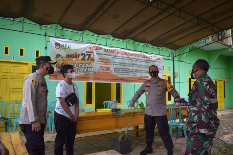 Pantau TPS PSU di Muarojambi, Kapolda Minta Netralitas dan Patuhi Protokol Kesehatan Ketat