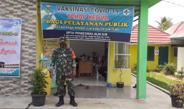 Pantau Vaksinasi Lansia, Babinsa Heri Edukasi Warga Agar Jangan Takut Disuntik