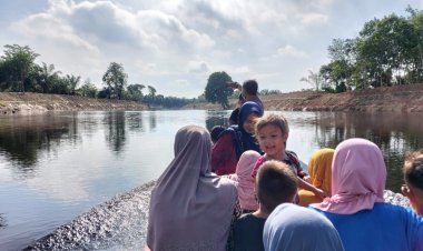 Ada Penelusuran Kanal Kuno di Festival Candi Muara Jambi, Bagaimana Sensasinya