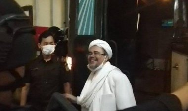 Usai Divonis, Habib Rizieq Sempat Bilang Ini ke Hakim: Sampai Jumpa di Pengadilan Akhirat!