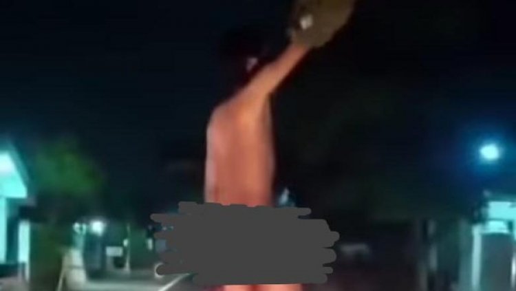 Usai Viral! Pemuda Bugil Berdiri di Atas Motor Ini Nasibnya Bakal Terkena UU ITE