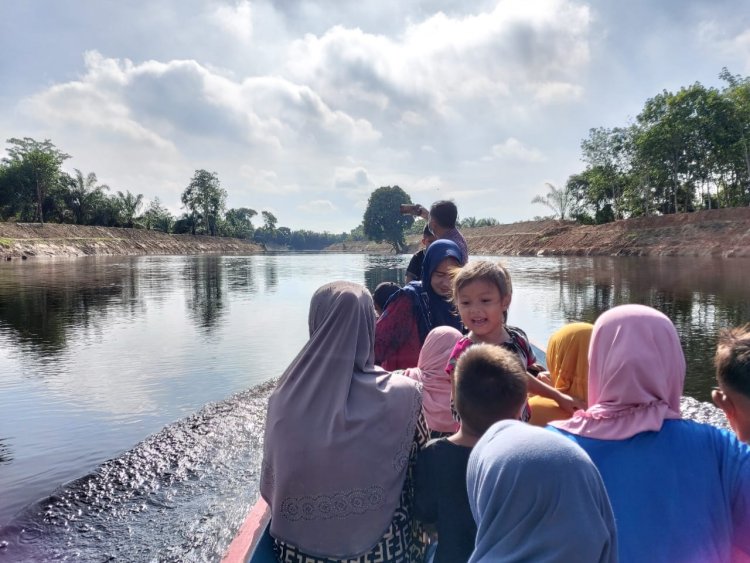 Ada Penelusuran Kanal Kuno di Festival Candi Muara Jambi, Bagaimana Sensasinya
