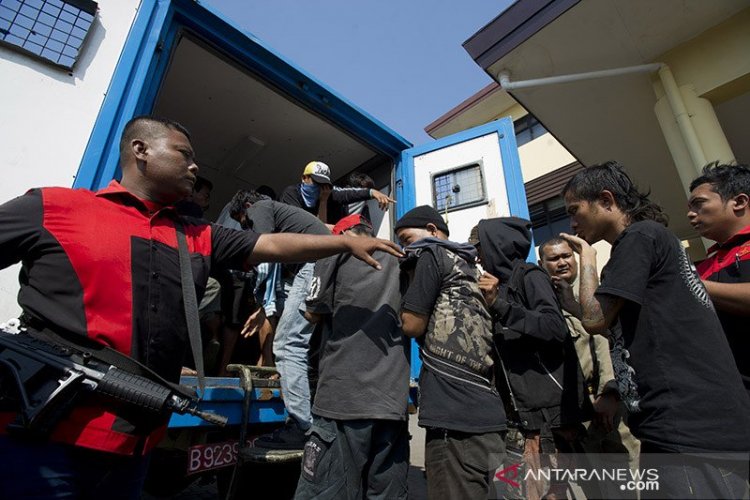 Polisi Tangkap Tiga Perusak Jalan ke PLTGU Tanjung Priok: Dijual ke Penadah Rp4.500 per Kilogram
