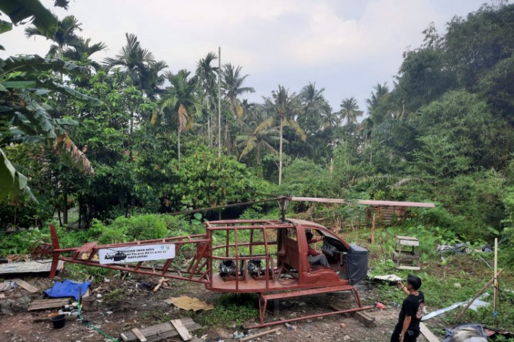 Viral, Pria Tak Tamat SD di Jambi Ini Ciptakan Helikopter dari Besi Bekas
