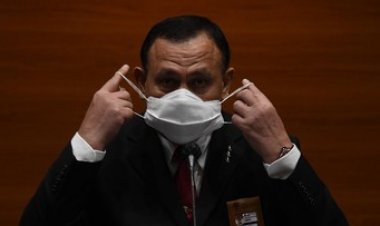 Firli Bahuri Didesak 518 Pegawai KPK Agar Patuhi ORI Angkat Novel Cs: "Berani Jujur, Hebat!" bukan "Berani Jujur, Pecat!