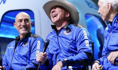 Jeff Bezos Gugat NASA Usai Kontrak Didapat Elon Musk