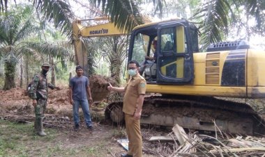 Lurah Sungai Bengkal Tinjau Pembukaan Jalan Pra TMMD: Kami Sangat Mendukung!