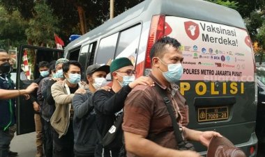 AKBP Guntur Diamuk Simpatisan Rizieq, Dikeroyok Lagi usai Siuman