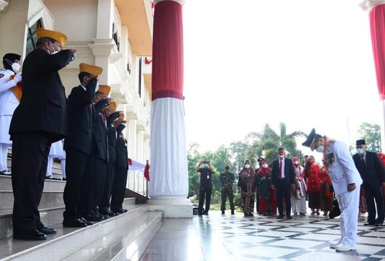 Tundukkan Kepala, Gubernur Jambi Berikan Rasa Hormat ke Veteran
