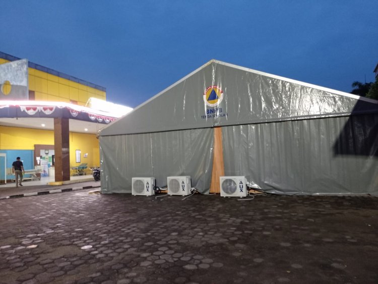 Fasilitas Tenda di Depan RSUD Raden Mattaher Kurang Memadai, Direktur: Jangan Sampai Digunakan