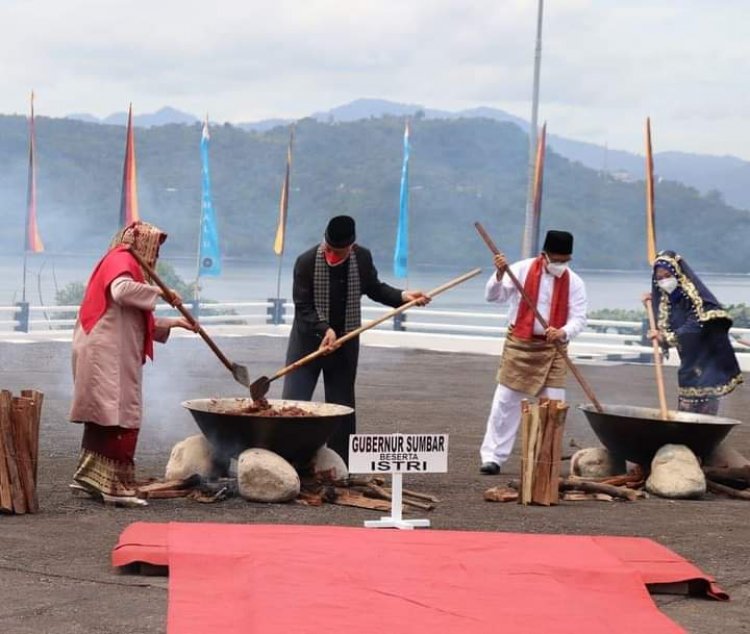 Gelar Memasak Rendang Serentak, Buya Mahyeldi: Berharap "Randang" Ditetapkan Warisan Budaya Tak Benda Dunia