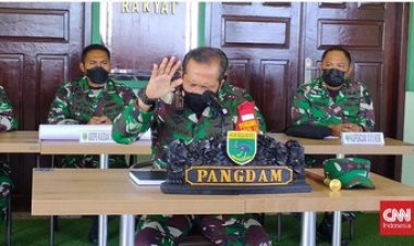 4 Prajurit TNI Tewas Diserang, Pangdam Kasuari Gebrak Meja: Kalau Mereka Berani Angkat Meja, Kita Hancurkan Meja Itu!