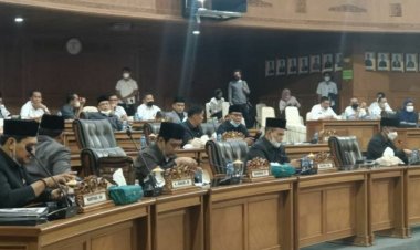 Wakil Ketua Ahmad Haikal Pimpin Paripurna Pandangan Fraksi Tentang Ranperda Perubahan APBD 2021