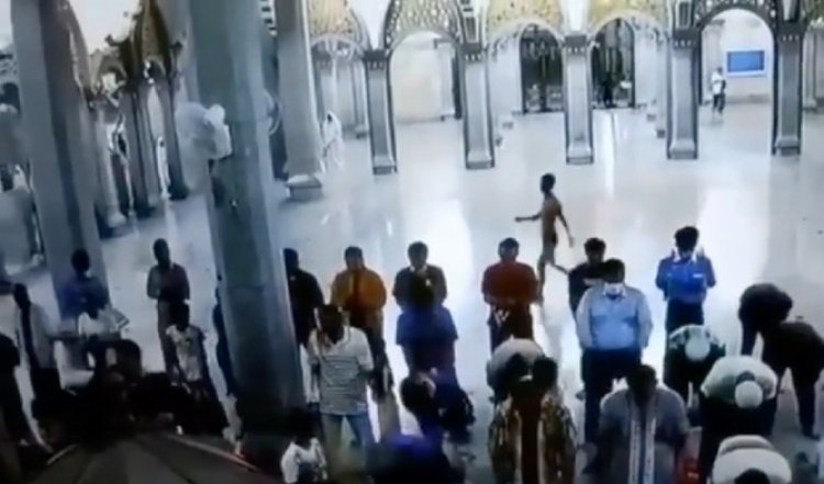 Viral dan Bikin Heboh Pria Pakai Celana Dalam Serang Imam, Lalu Bagaimana Faktanya?