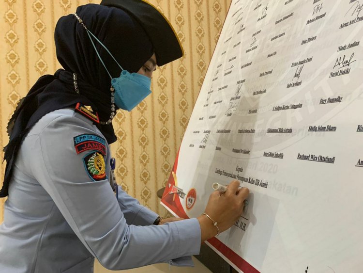 Larang Pegawainya Fasilitasi Handphone ke Warga Binaan, Kalapas Perempuan Jambi: Mau Telpon, Pakai Wartel di Sana