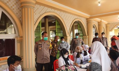 Polres Bungo-Jambi Gelar Vaksinasi Viral di Limbur Lubuk Mengkuang, Kapolres: Ada 1.354 Orang yang Divaksin