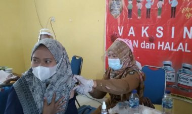 Gebyar Vaksinasi Covid-19 Massal di Jujuhan Bungo-Jambi, Camat: Sudah Capai 38,4 Persen