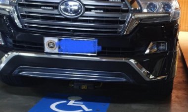 Heboh! Mobil Pelat DPR Ini Parkir di Tempat Khusus Disabilitas, KKI: Semoga Betul Penumpang Mobil ini Berkebutuhan Khusus