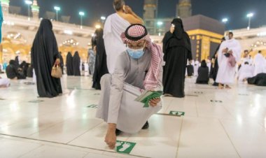 SAH! Masjidil Haram dan Nabawi Terapkan Social Distancing Lagi
