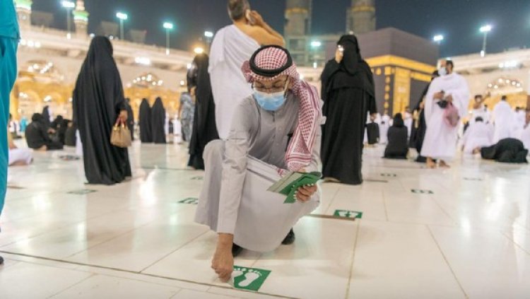 SAH! Masjidil Haram dan Nabawi Terapkan Social Distancing Lagi
