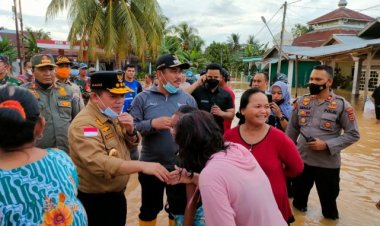 Gubernur Jambi Al Haris Tinjau Banjir Bungo: Jangan Sampai Warga tidak Makan