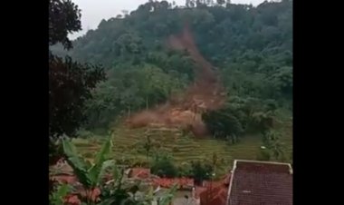 Viral! Video Detik-detik Longsor Desa Ciherang Sumedang, Terdengar Ibu Histeris