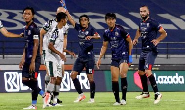 24 Orang Positif COVID-19, Laga Persipura Jayapura Vs Madura United Ditunda