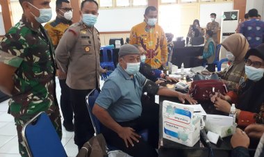 Bupati Bungo Tinjau Vaksinasi Booster ASN