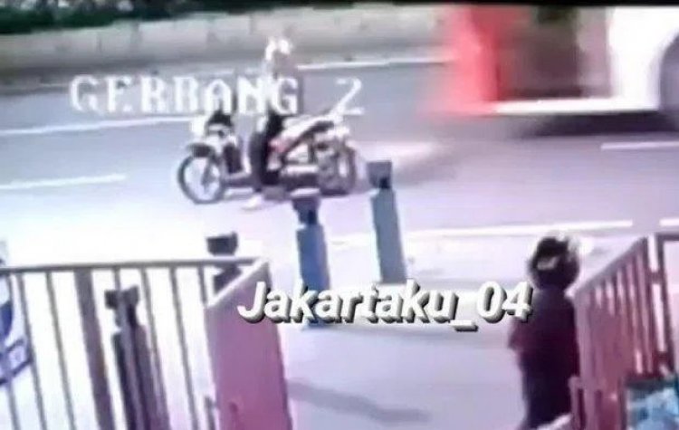 Heboh! Pria Keluar dari RS Jakpus Dibacok Pakai Celurit, Kini Pelaku Diringkus Polisi