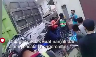Viral! Truk Mundur Tabrak Sejumlah Kendaraan di Purwakarta dan Terekam CCTV