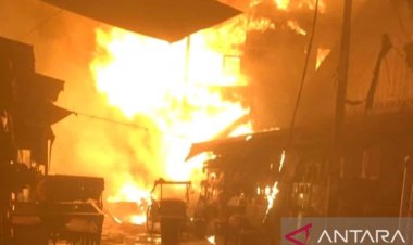 Kebakaran Hebat Hanguskan Puluhan Rumah Kampung Nelayan di Desa Sungsang Sumsel, Kerugian Ditaksir Rp 3,5 M